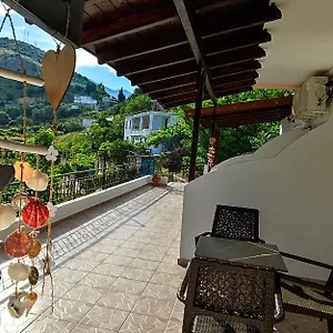 https://on-the-rocks.albaniahotels.org